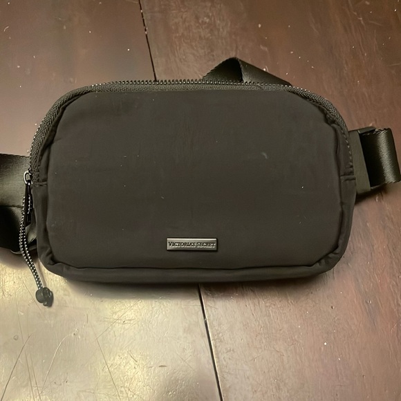 Victoria's Secret Handbags - NWOT Victoria’s Secret belted bag
